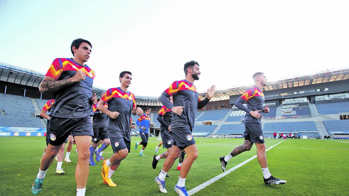La selecció va fer ahir l'últim entrenament abans del partit d'aquesta nit.