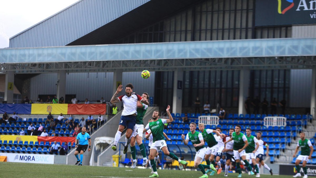 Duel de l'FC Santa Coloma.