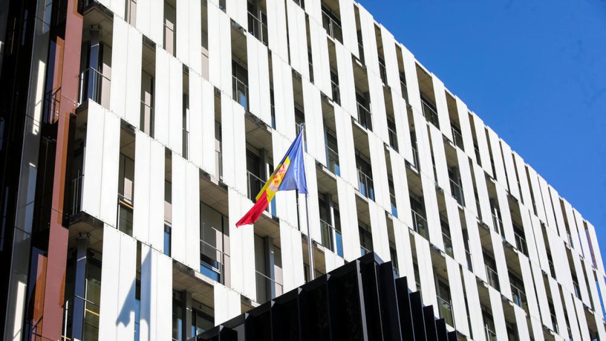 La façana de la seu de la Justícia.
