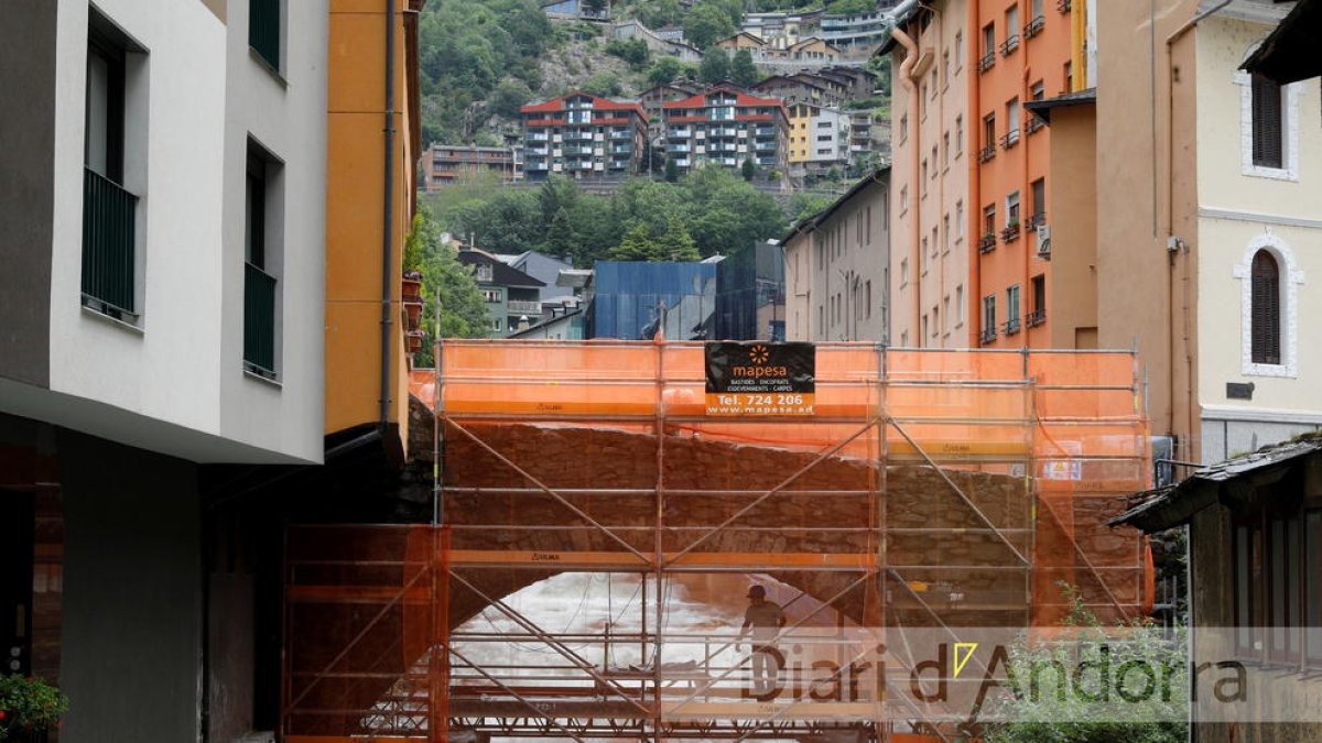 Les obres al pont d'Engordany acabaran en un mes