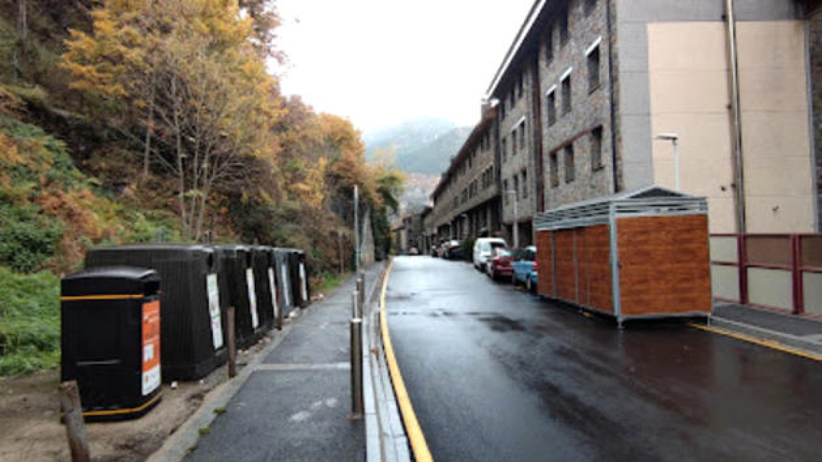 Contenidors de deixalles a Escaldes-Engordany.