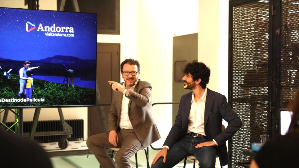 Budzaku, director d'Andorra Turisme, i Corso, fotògraf de National Geographic.