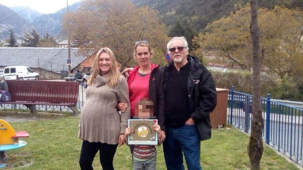 Paul-Henri amb les filles a Andorra.