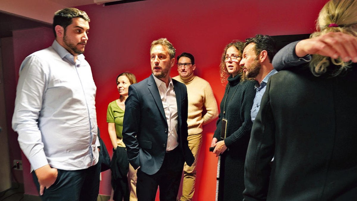 Pere Baró i Pere López a la seu del PS la nit electoral.