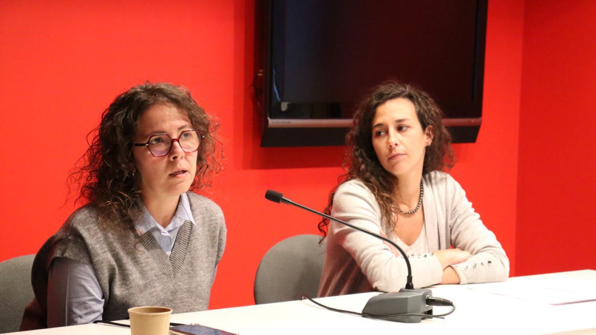 Judith Salazar i Maria Nazzaro ahir en roda de premsa.