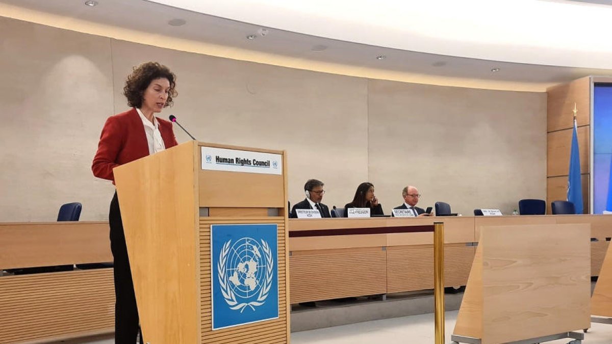 Maria Ubach durant la intervenció.