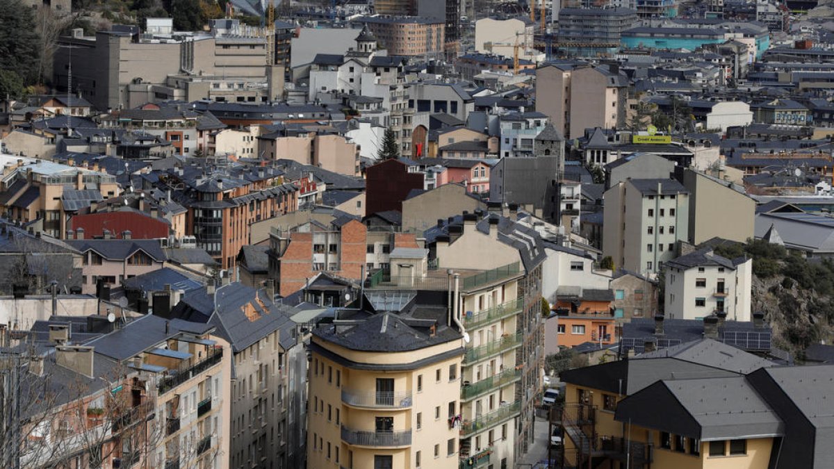 Les ajudes del programa Renova faciliten la rehabilitació d'edificis.