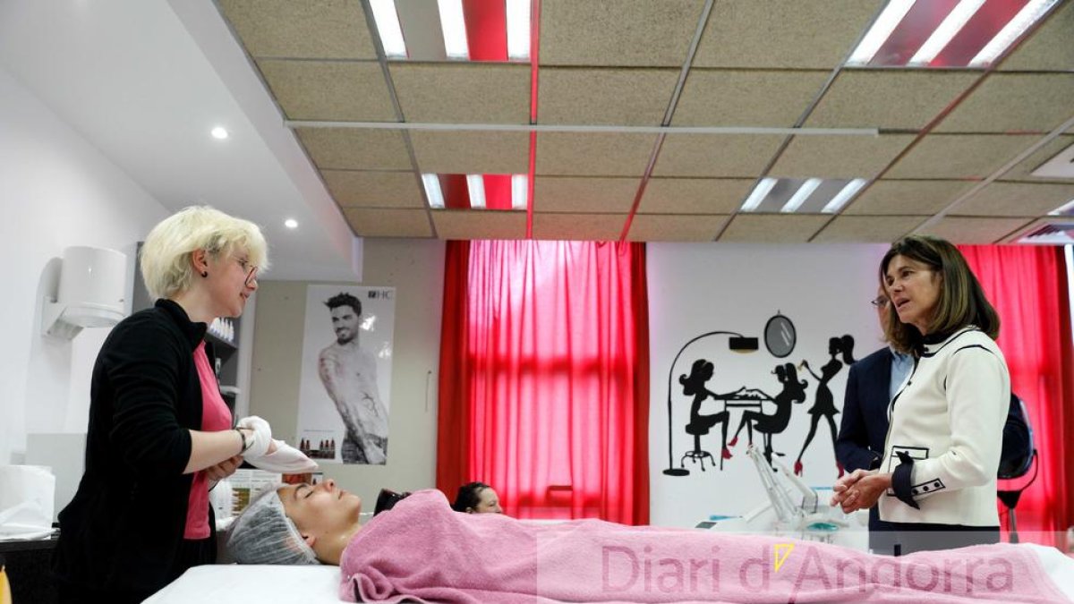 La ministra Vilarrubla FP Aixovall jornada portes obertes