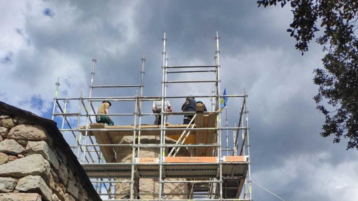 Visita a les obres del campanar de Sant Vicenç d'Enclar
