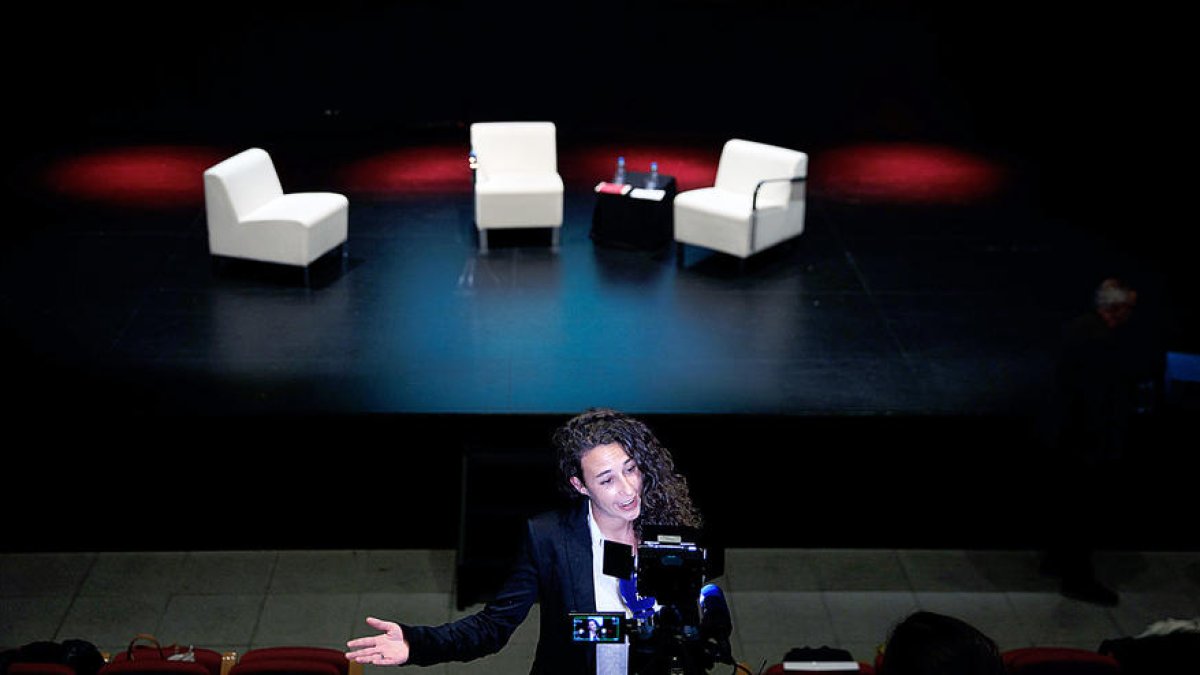 Maria Nazzaro durant unes declaracions en un acte del PS.