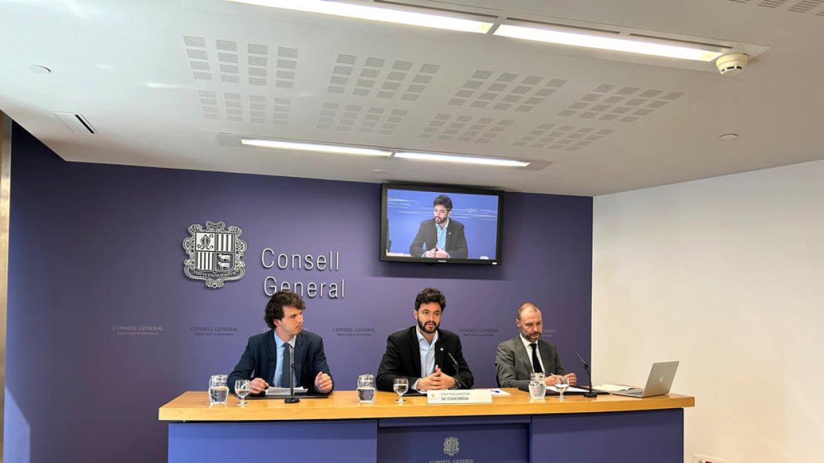 Bartolomé, Escalé i Casadevall a la roda de premsa.