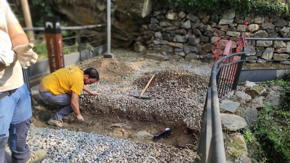 Treballs de sondeig al pont dels Escalls