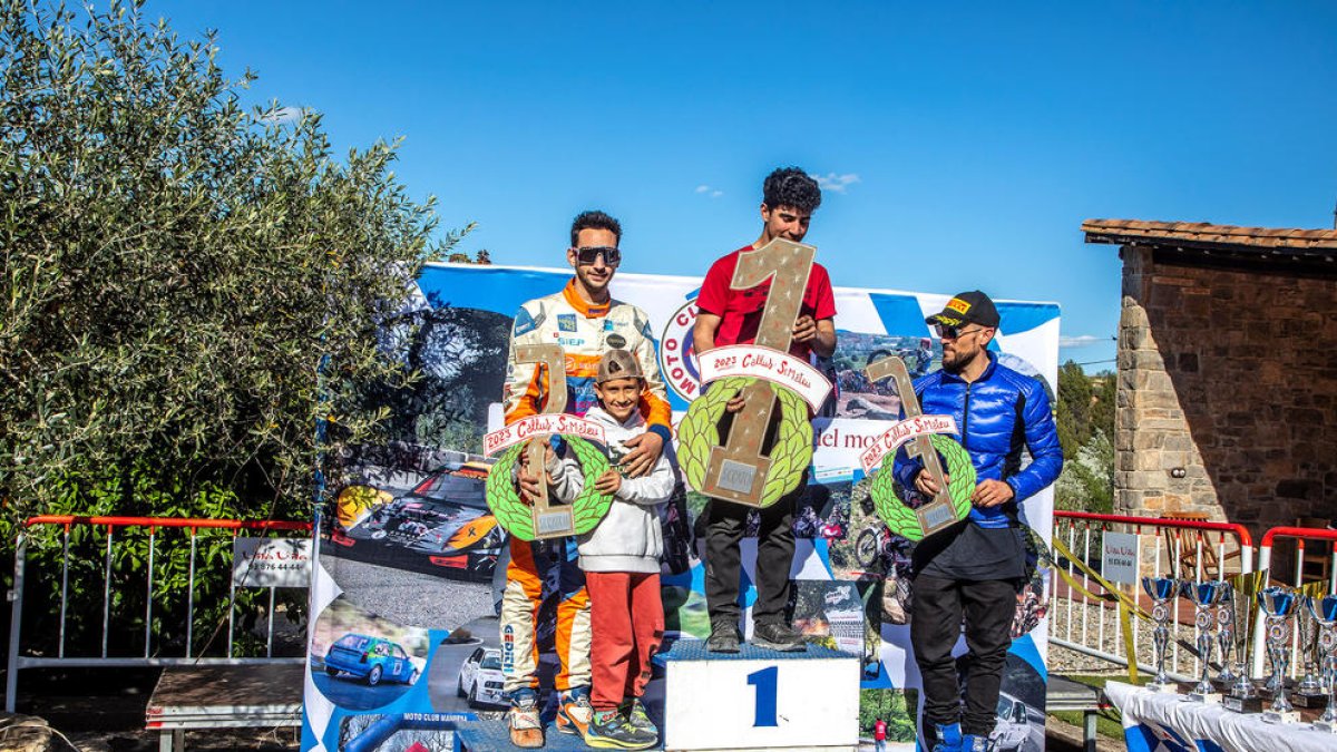 Montellà, a l'esquerra.