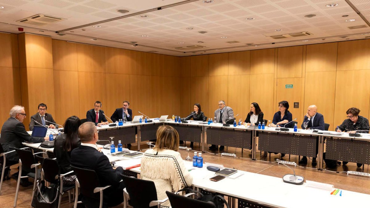 Reunió de cònsols, ahir al Centre de Congressos d'Andorra la Vella.