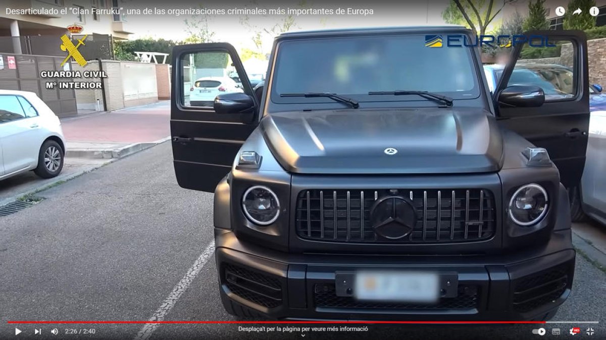 El Mercedes requisat al clan Farruku.