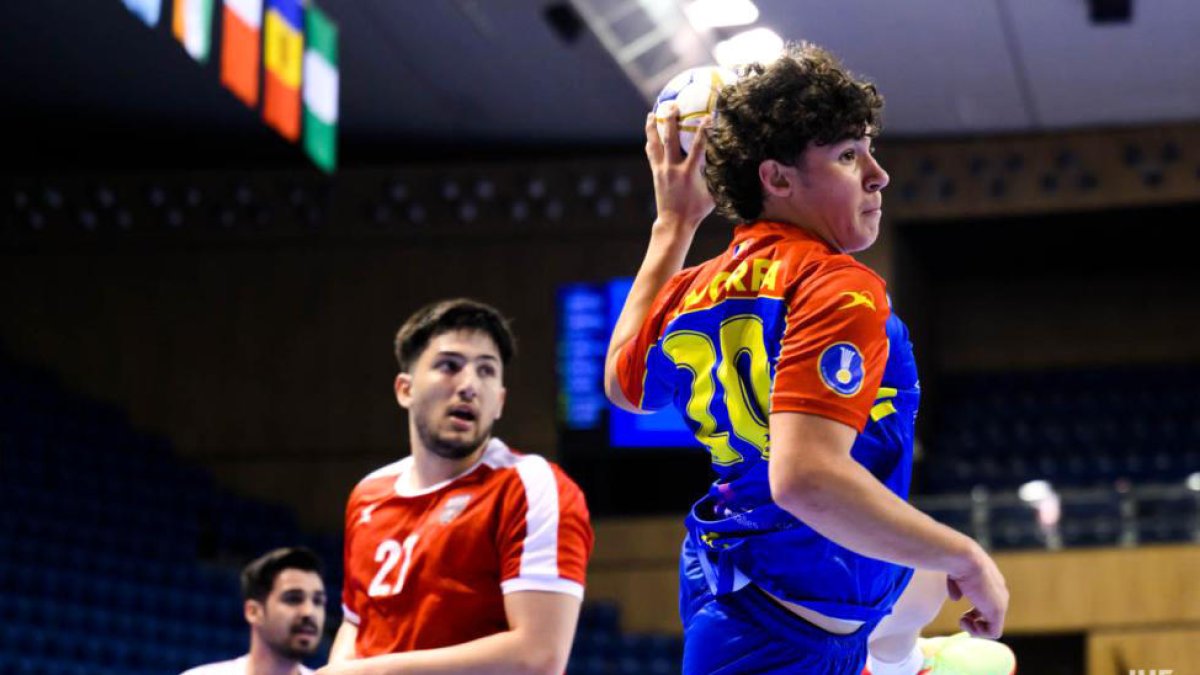 Àlex Ros, en una acció del partit d'ahir.