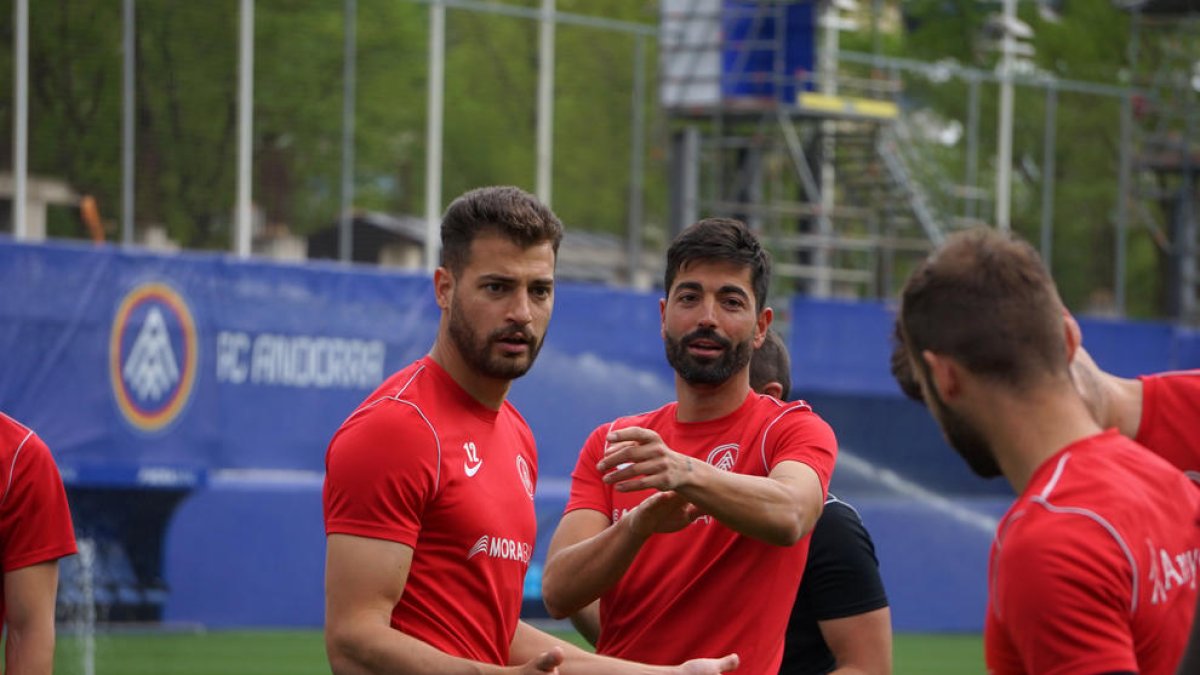 Bakis i Carlos Martínez, ahir al darrer entrenament.