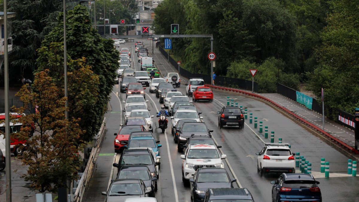 El carril de la dreta, en sentit sud, passarà a ser doble a partir d'avui.