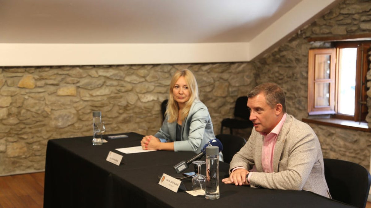 Anna Majoral i Josep Majoral en la roda de premsa d'ahir.