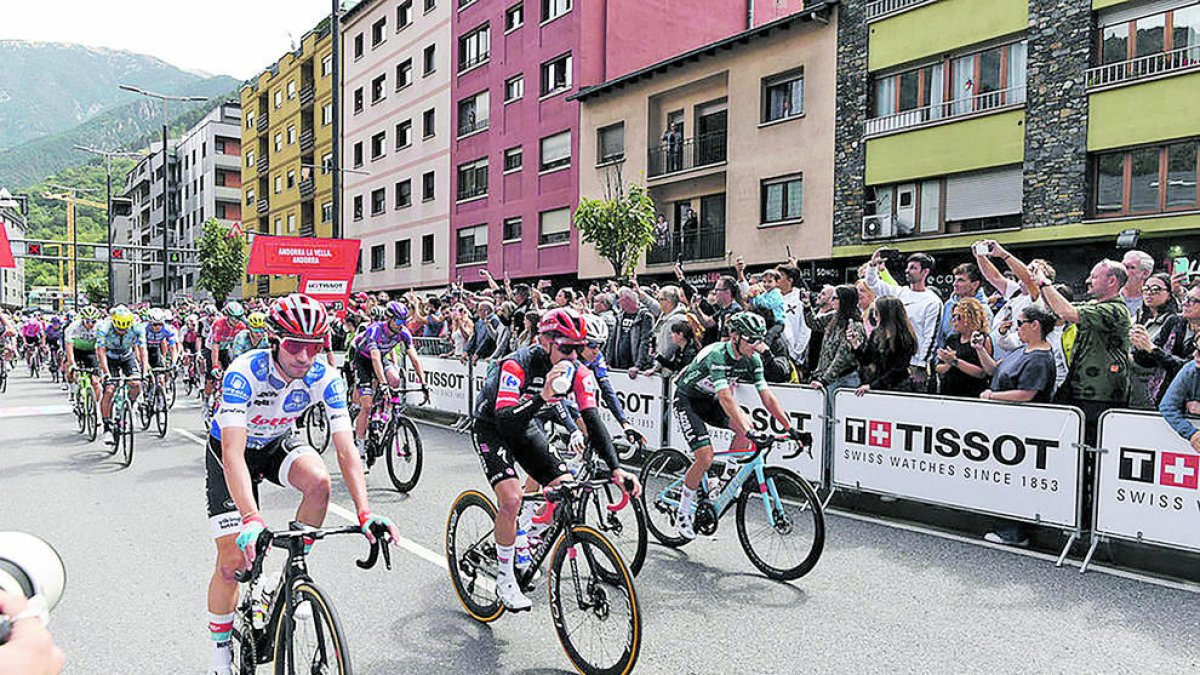 Turisme vol que la Vuelta s'estigui tres dies a Andorra.