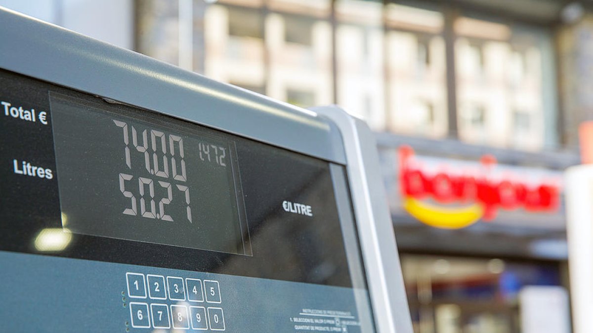 Detall del comptador del carburant.