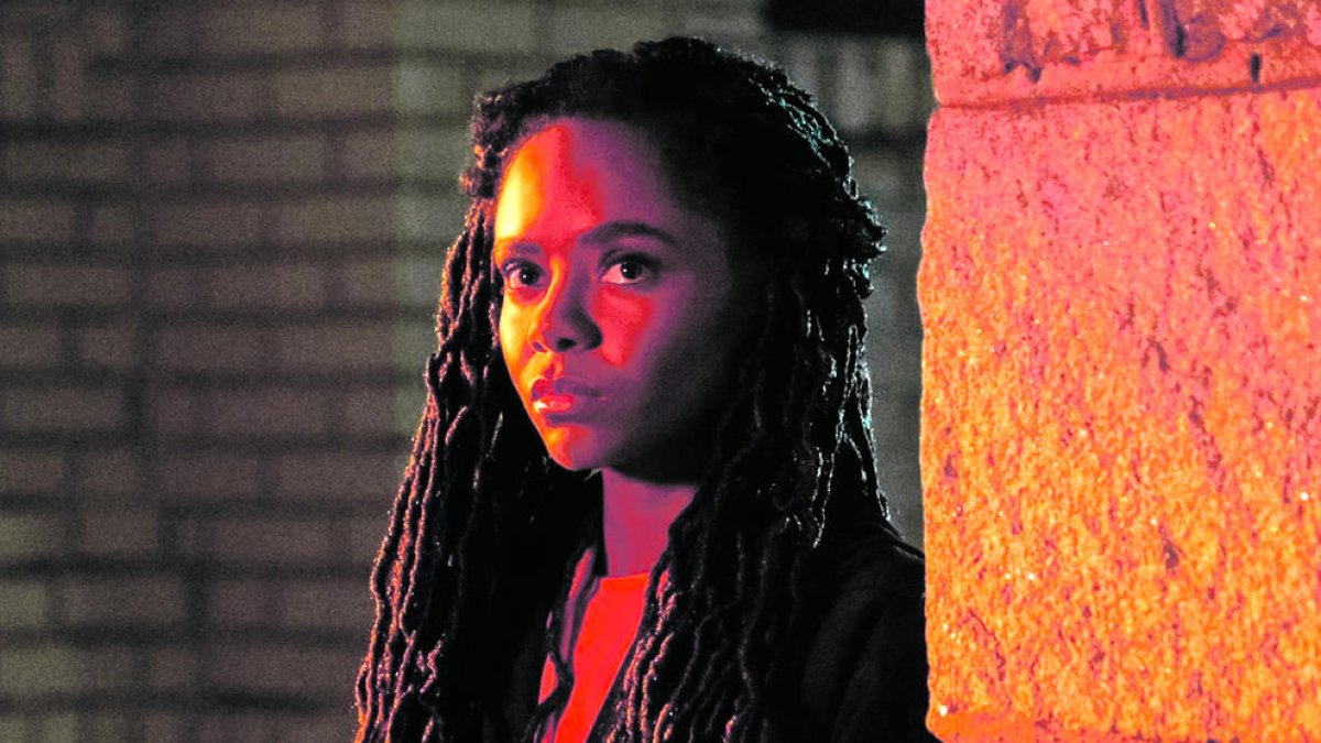 'La otra chica negra' (Disney+) barreja comèdia i suspens.