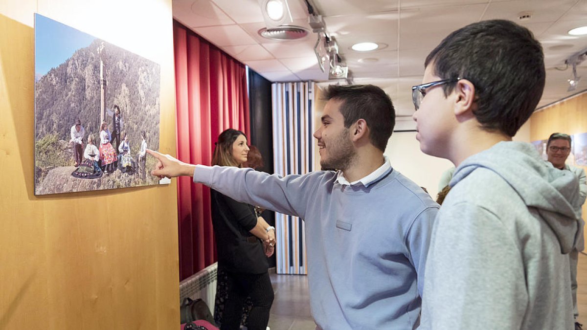 Inauguració de la mostra 'Integrats' al Palau de Gel.
