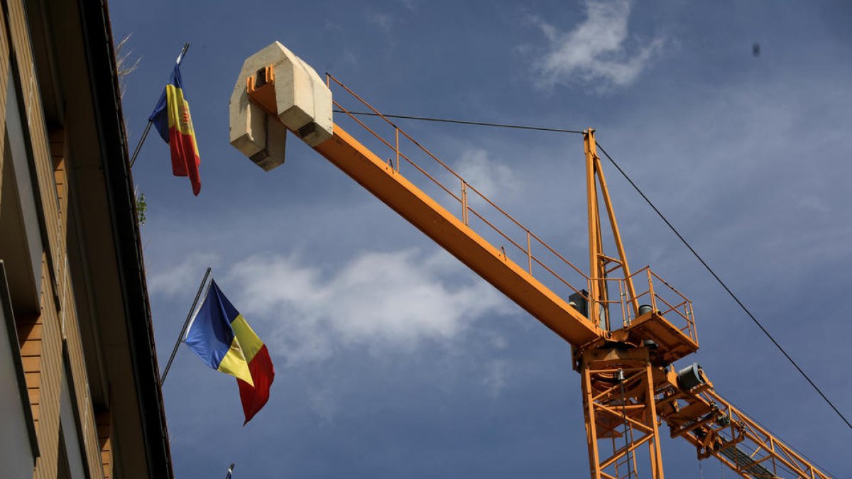 Una grua d'una construcció.