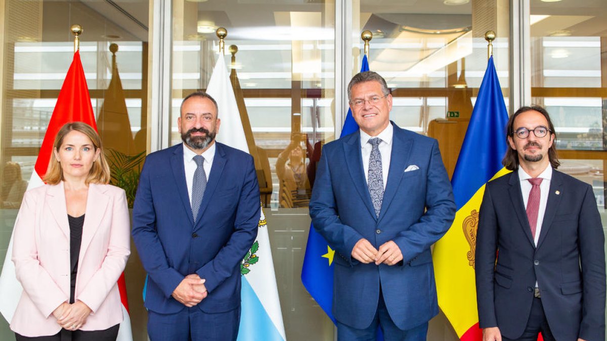 Maros Sefcovic amb Landry Riba després de la reunió avui a Brussel·les