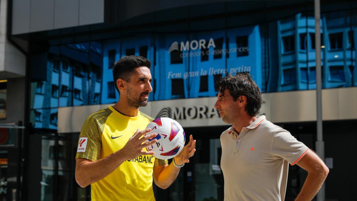 Oier Olazabal i Jaume Nogués, a la presentació del porter tricolor.