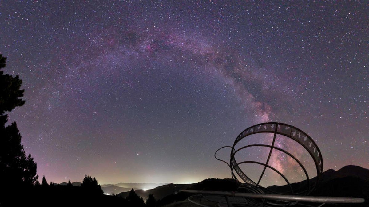 Vista del cel nocturn des del coll de la Botella.
