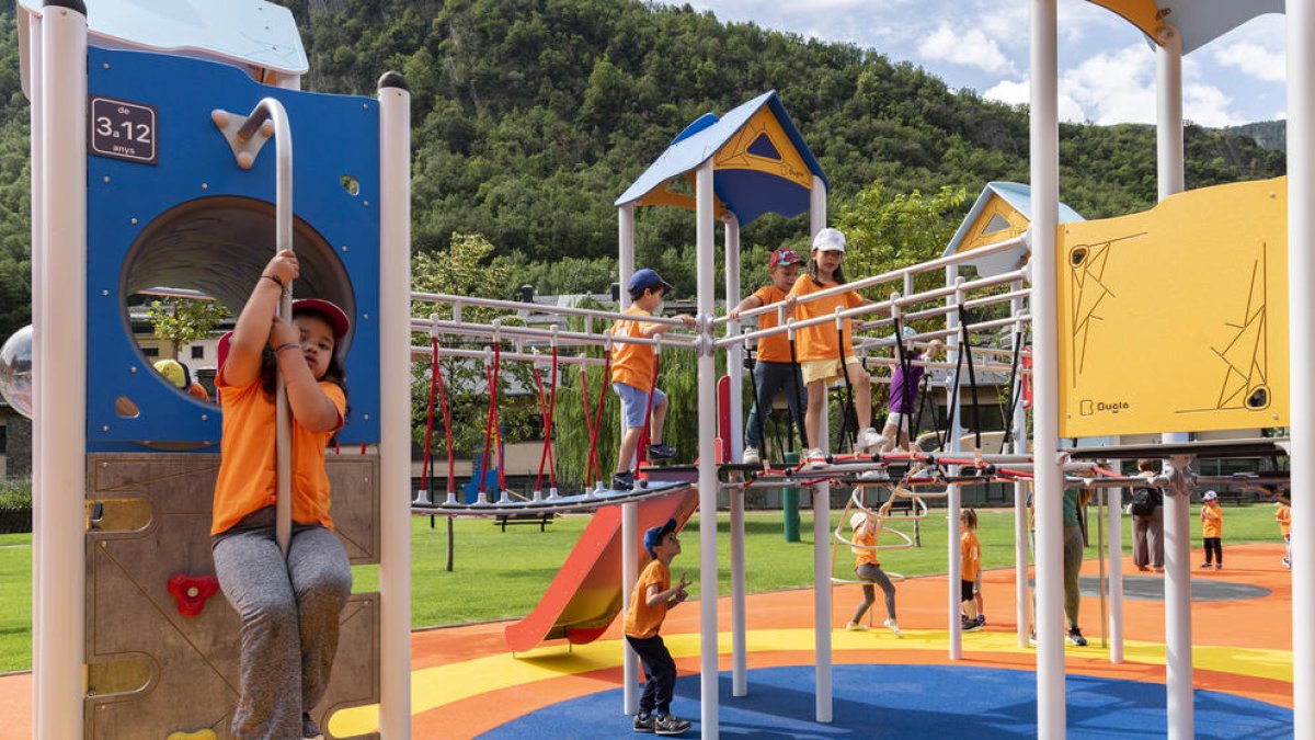 Estrena de la renovada zona de jocs del Parc Central