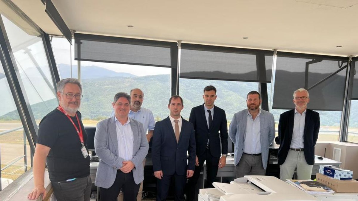 Reunió ordinària amb els representants de la comissió mixta per a la gestió, l'explotació i la promoció de l'aeroport d'Andorra – La Seu d'Urgell