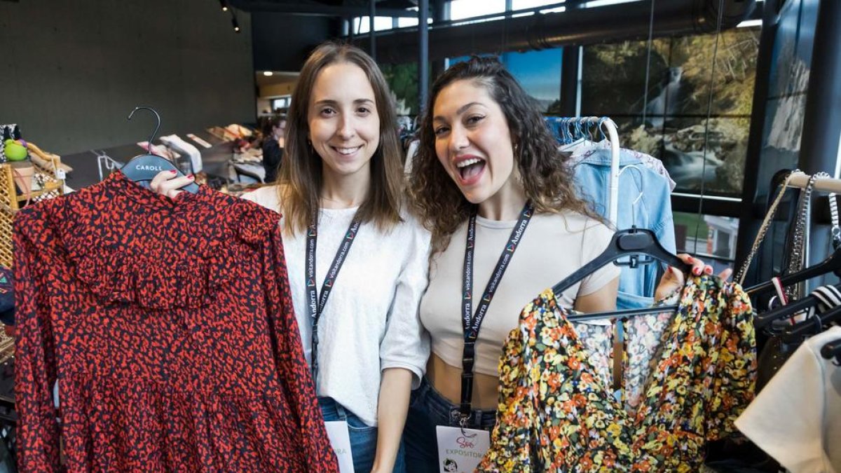 Participants en una edició anterior del mercat de roba i complements Vide Dressing