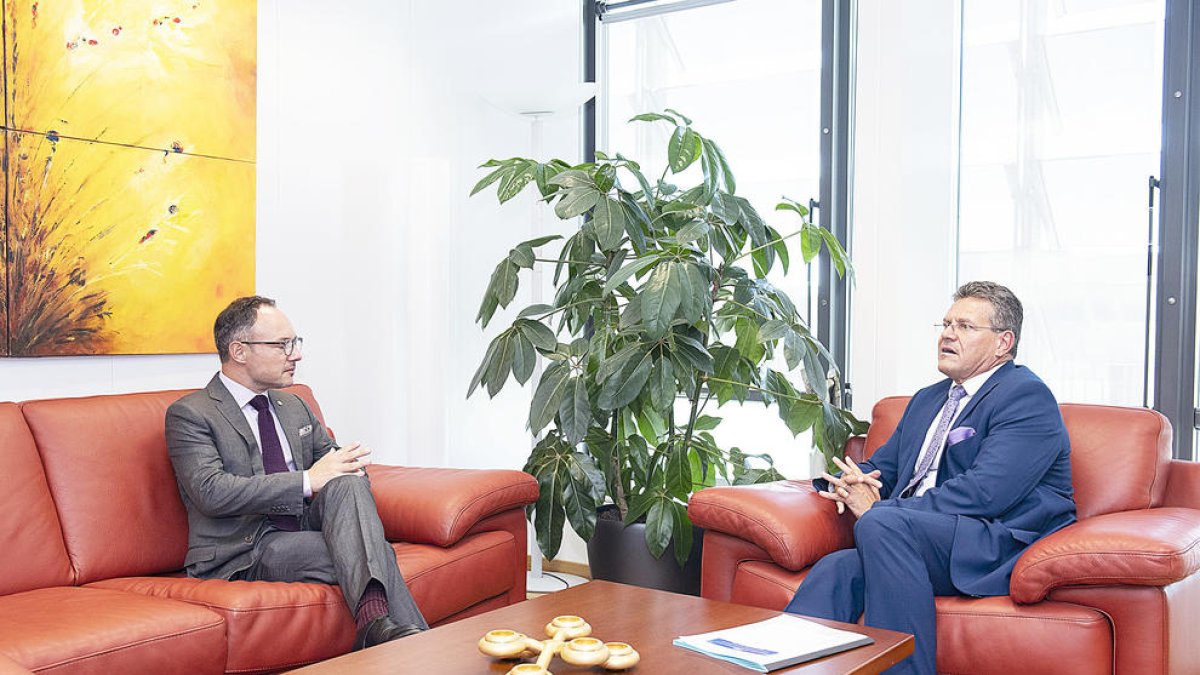 Espot i Sefcovic durant la trobada.