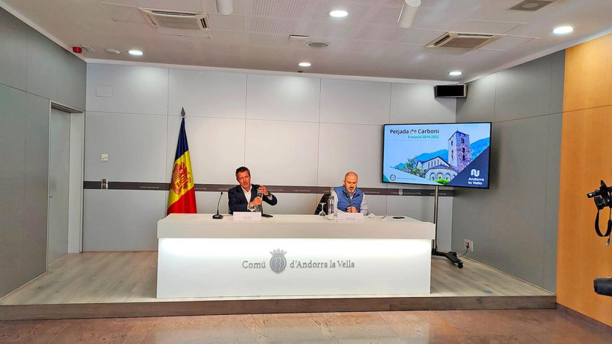 Astrié i Estrella a la presentació de l'estudi.