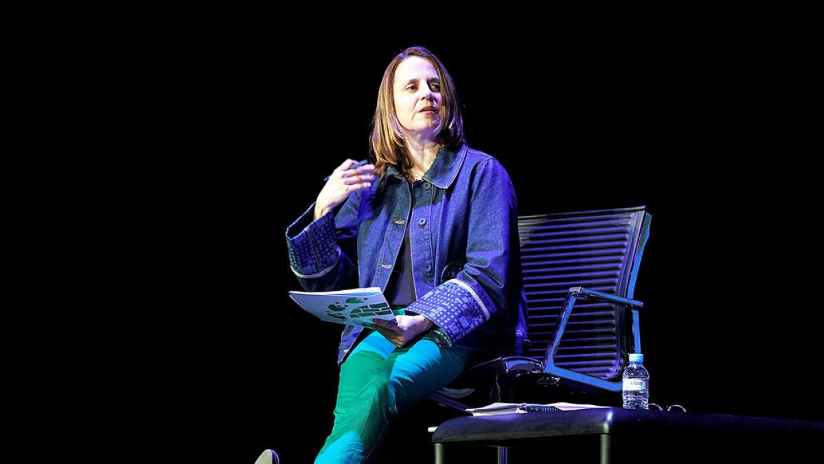 Gili durant un acte públic del comú.