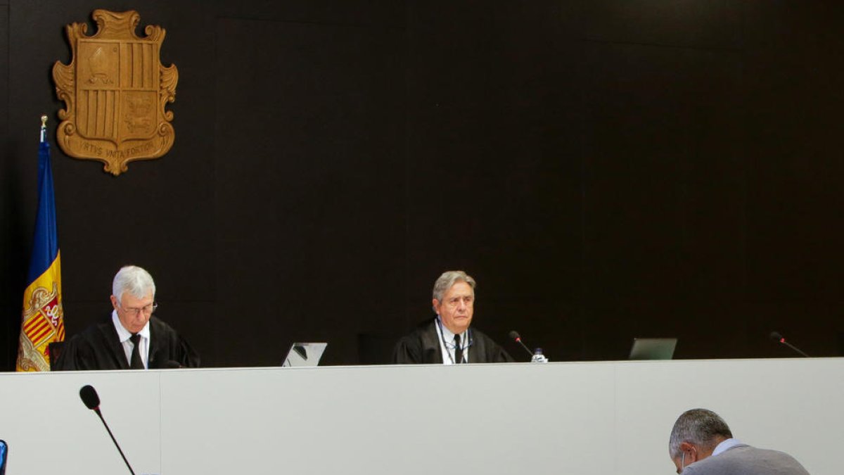 El tribunal va deixar ahir vist per a sentència el judici.