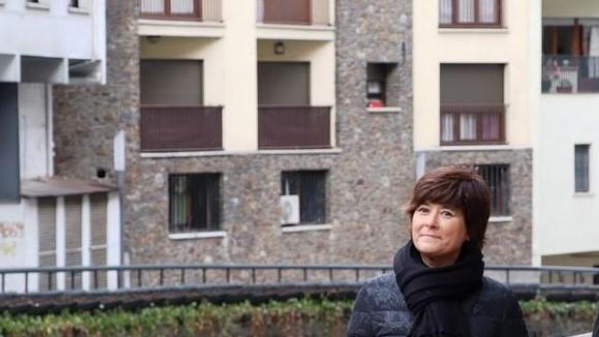 Gemma Bofarull al passeig del Riu