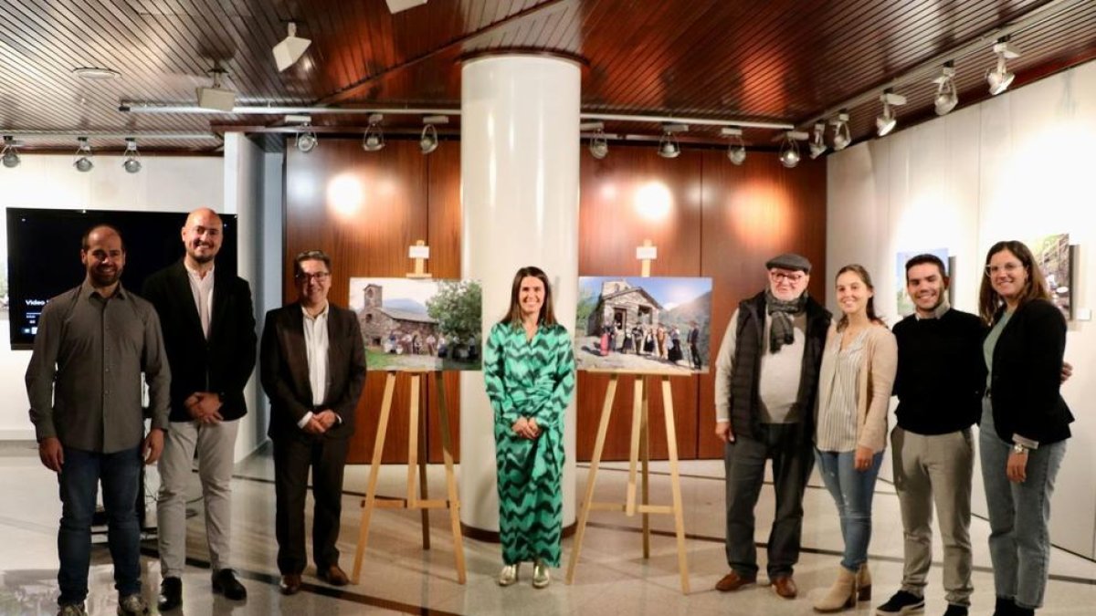 Inauguració de la mostra fotogràfica 'Integrats' a Encamp