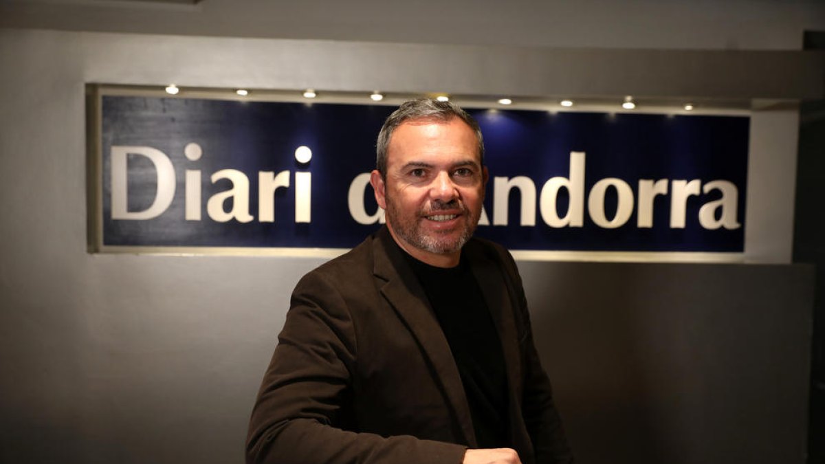 Agustí Pérez, director regional d'Ironman, en la visita al Diari.