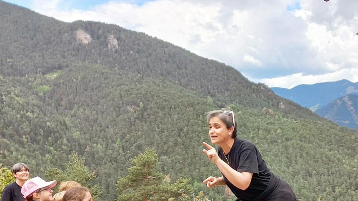 Claude Detcheverry, Educadora