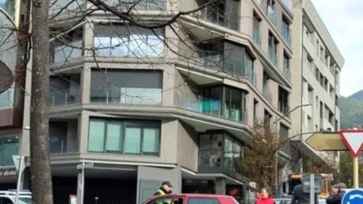 Un ferit en un accident de la rotonda del Km 0