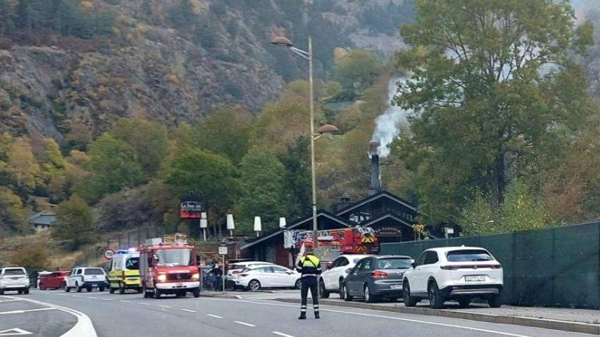 El restaurant afectat per l'incendi de la xemeneia.
