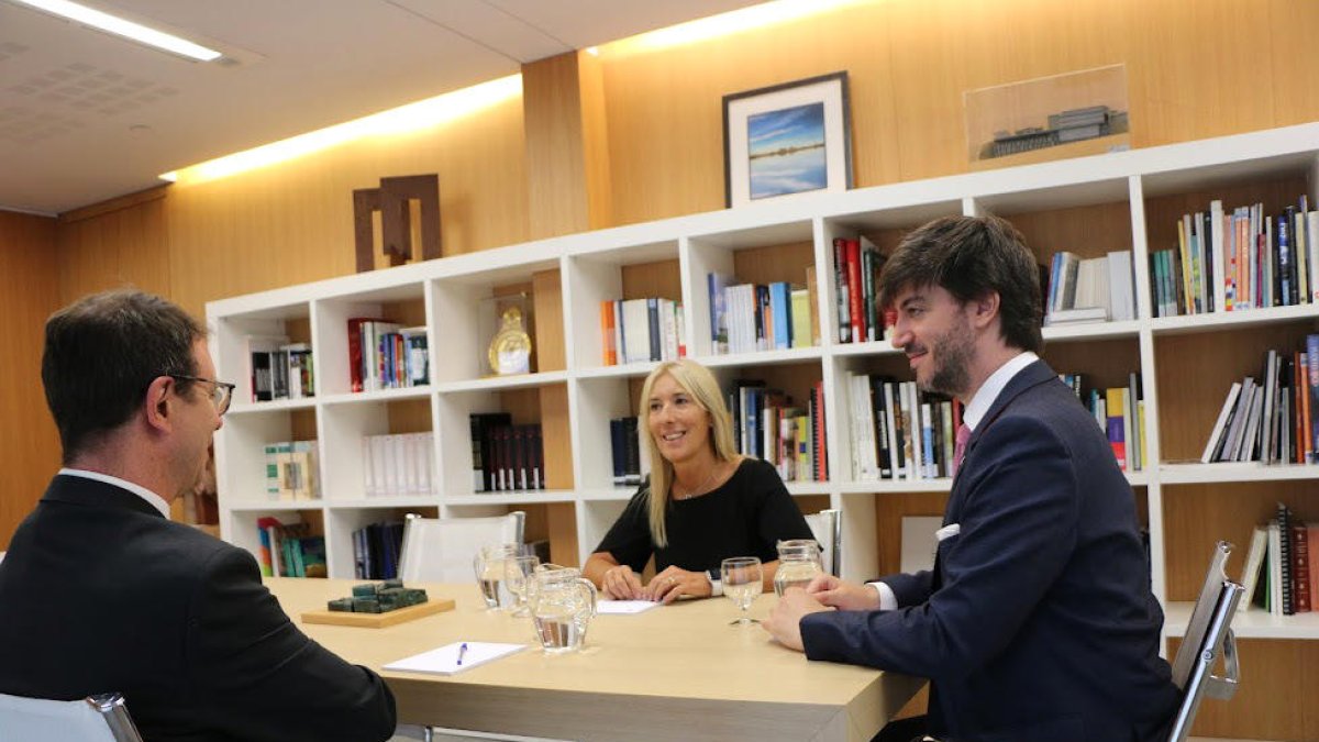 Trobada entre els síndics i el successor.