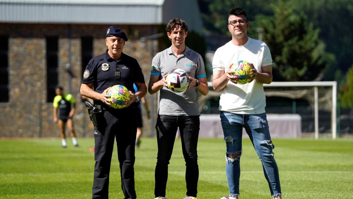 L'FC Andorra va cedir pilotes pel centre pentenciari.