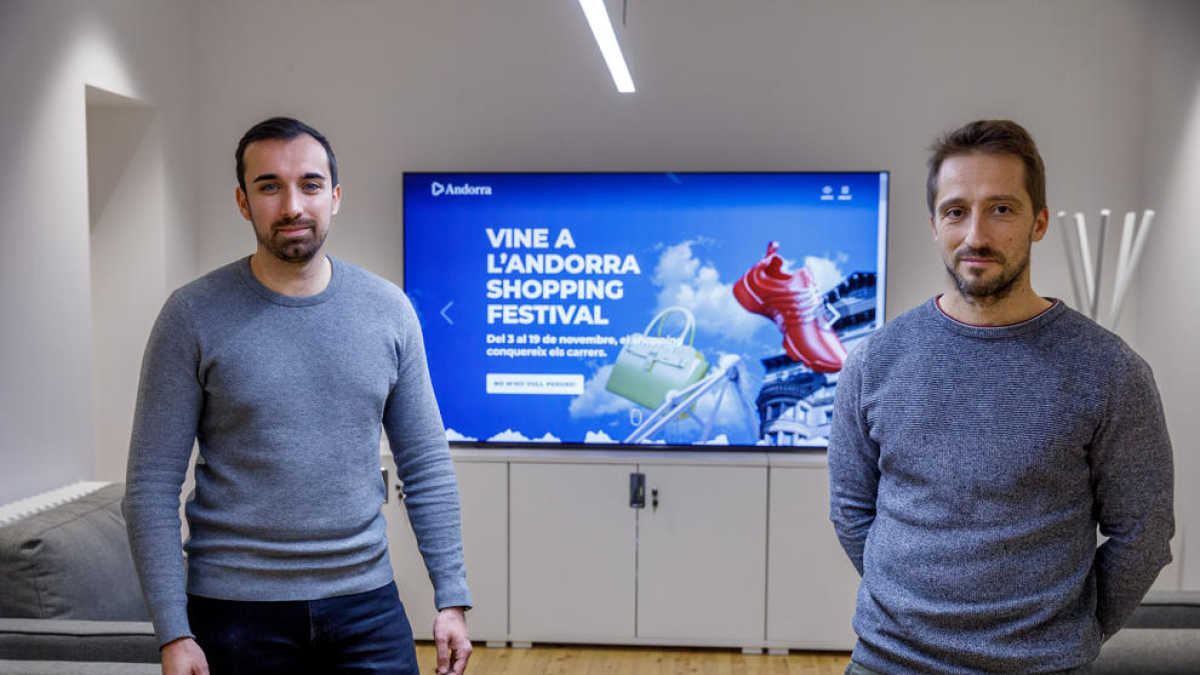Gabriel Ortega i Xavier Gallego, del departament de projectes digitals d'Andorra Turisme