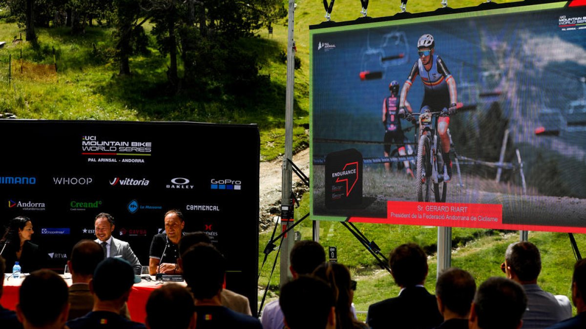 Presentació de la Copa del Món de BTT al coll de la Botella.