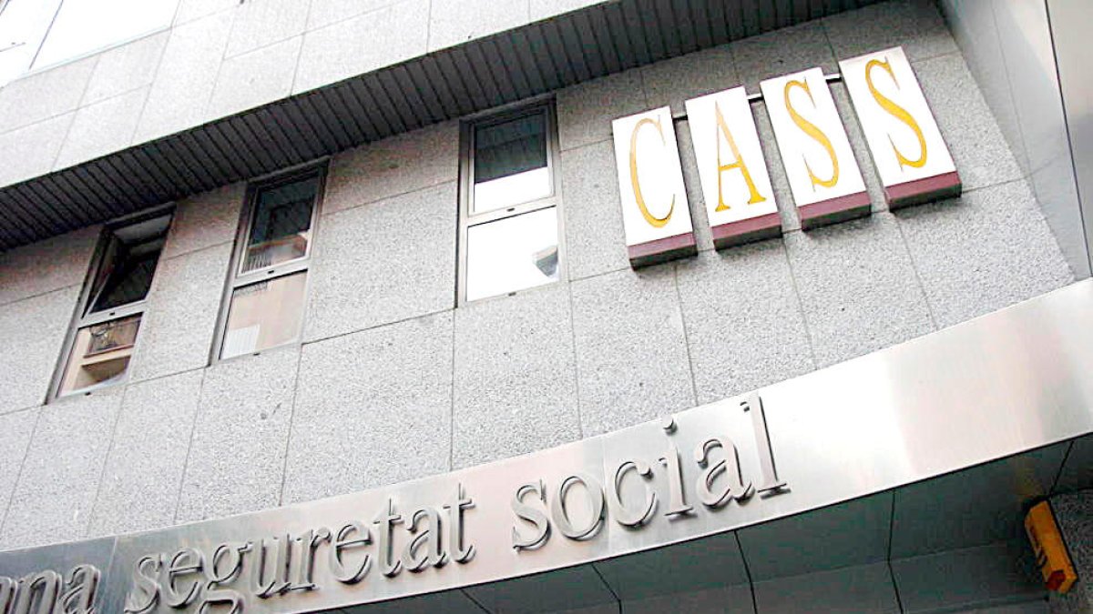 La façana de la Seguretat Social.