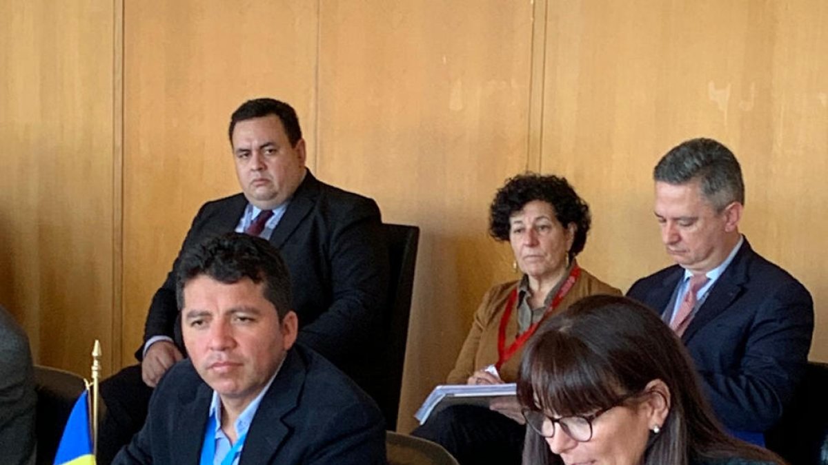 La ministra a la reunió.